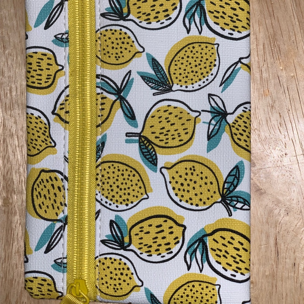 Small lemon makeup bag